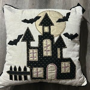 Mi Chateaux Halloween pillow